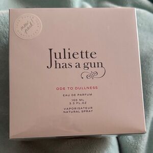Juliette Has a Gun- ode to dullness perfume